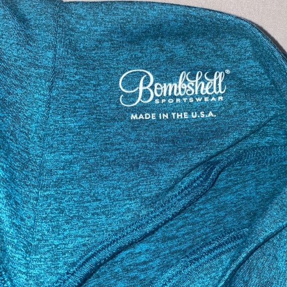 Bombshell 😍 - Picture 4 of 7